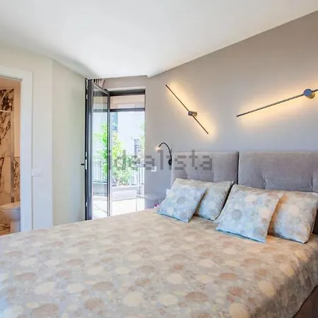 Mathis House Apartman *